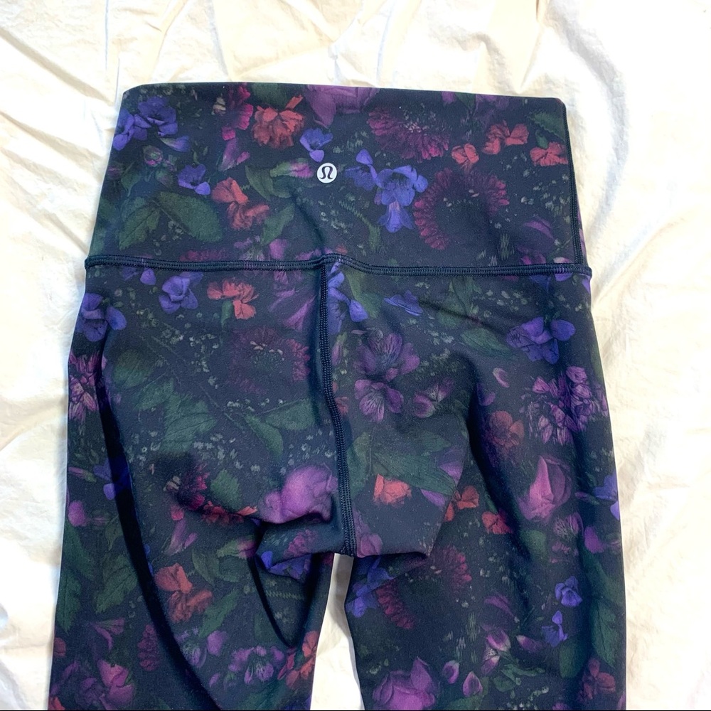 Lululemon Wunder Under High Rise Crop Legging 21”
in Frozen Flourish Multi 4 - Picture 5 of 12